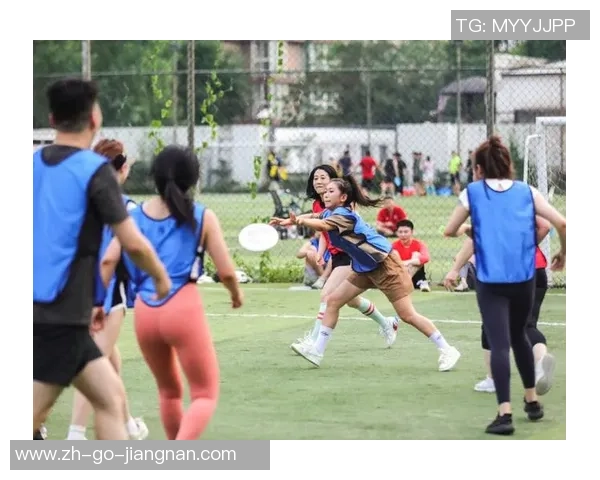 飞盘运动的魅力与挑战：深入探讨西安飞盘队的灵活性与团队合作精神